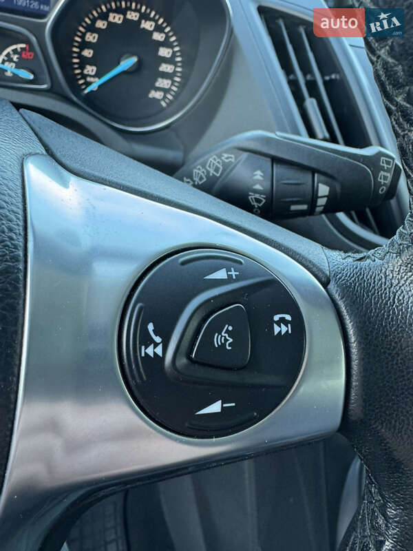 Внедорожник / Кроссовер Ford Kuga 2013 в Луцке