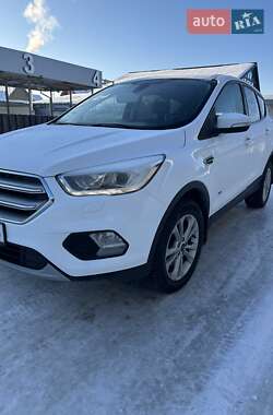 Позашляховик / Кросовер Ford Kuga 2017 в Львові