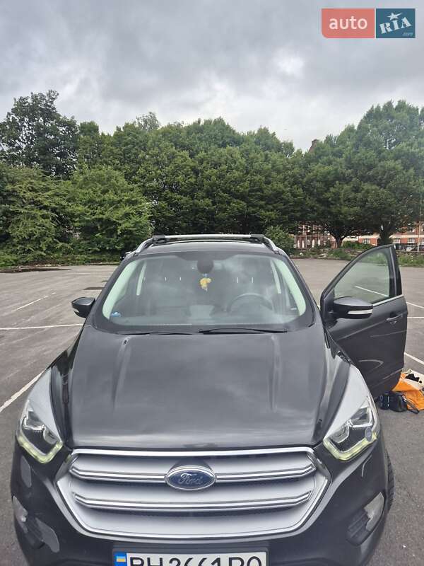 Внедорожник / Кроссовер Ford Kuga 2019 в Львове