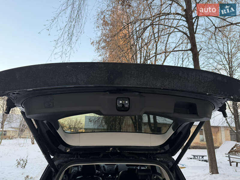 Позашляховик / Кросовер Ford Kuga 2014 в Києві