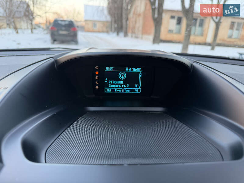 Позашляховик / Кросовер Ford Kuga 2014 в Києві