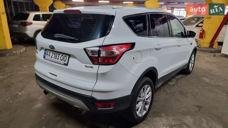 Позашляховик / Кросовер Ford Kuga 2019 в Києві