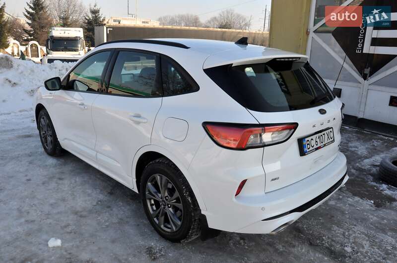 Позашляховик / Кросовер Ford Kuga 2021 в Львові