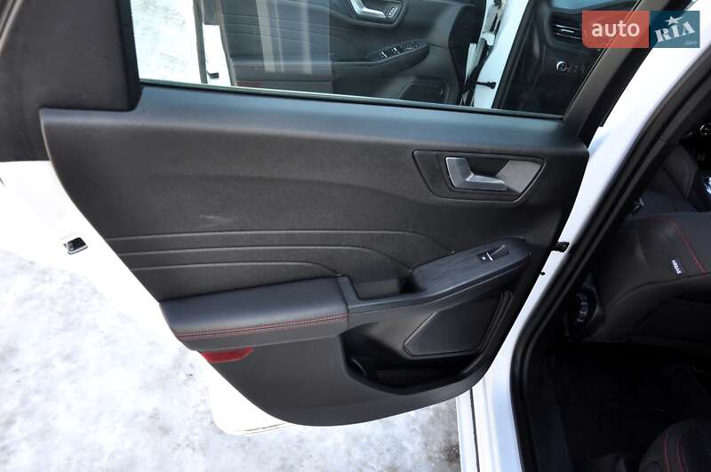 Позашляховик / Кросовер Ford Kuga 2021 в Львові