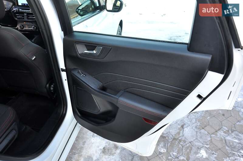 Позашляховик / Кросовер Ford Kuga 2021 в Львові