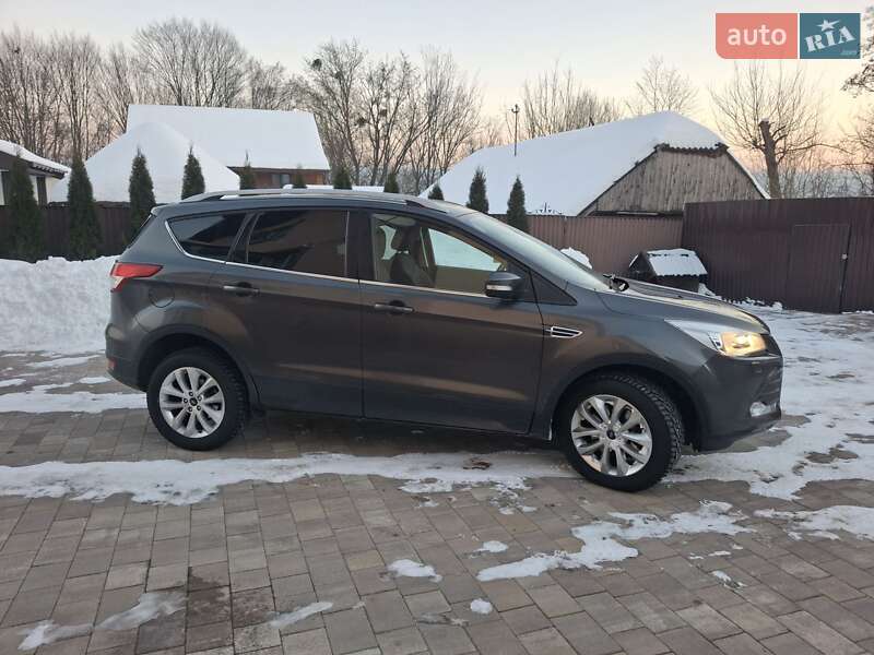 Внедорожник / Кроссовер Ford Kuga 2016 в Ивано-Франковске