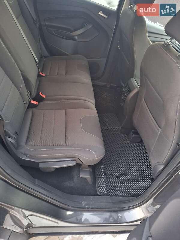 Внедорожник / Кроссовер Ford Kuga 2016 в Ивано-Франковске