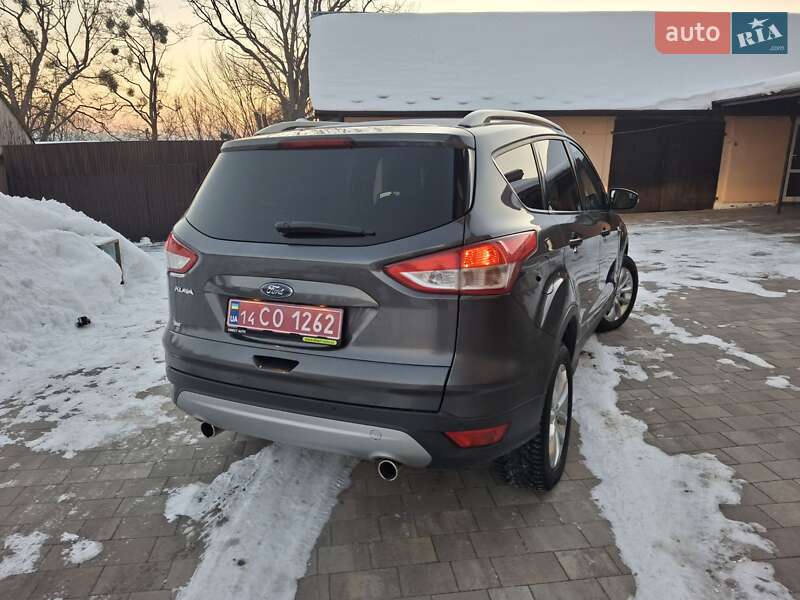Внедорожник / Кроссовер Ford Kuga 2016 в Ивано-Франковске