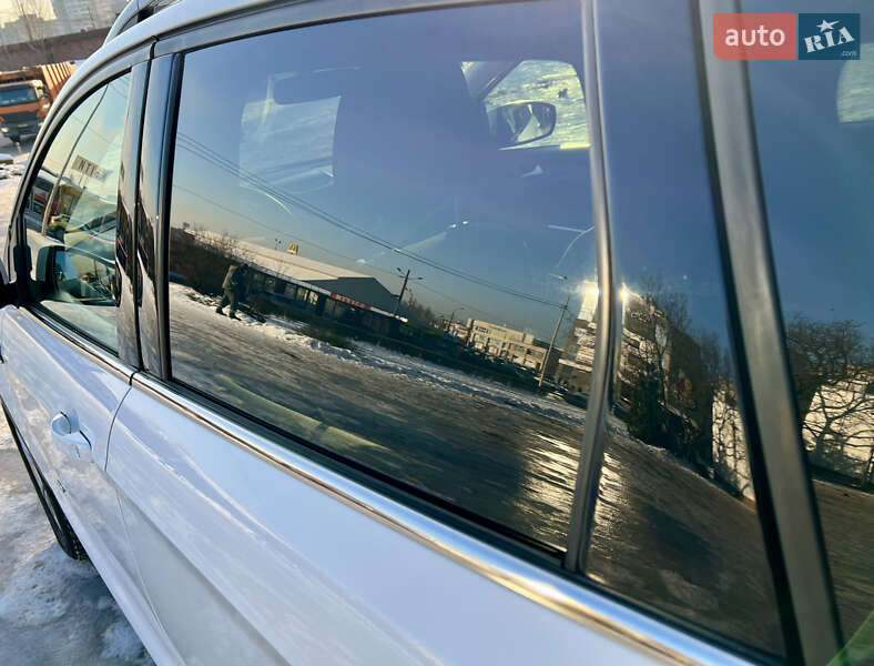 Позашляховик / Кросовер Ford Kuga 2016 в Києві