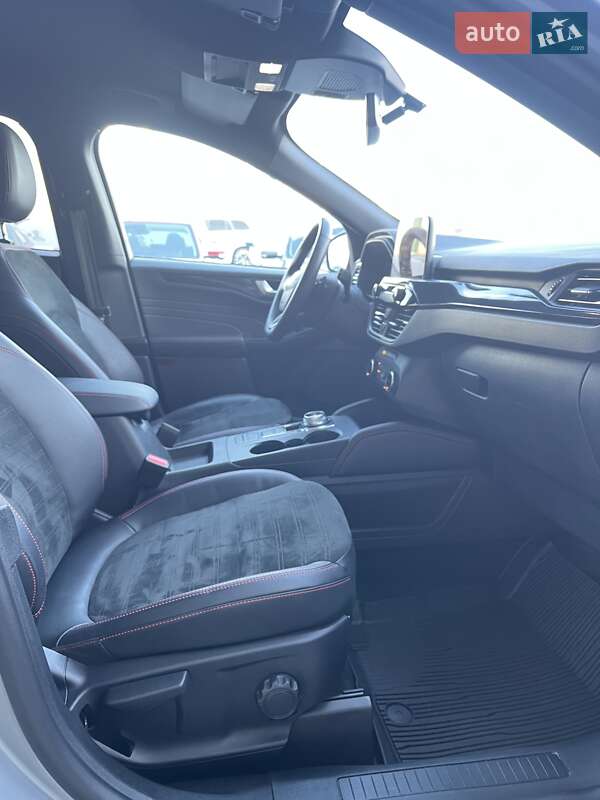 Позашляховик / Кросовер Ford Kuga 2023 в Києві