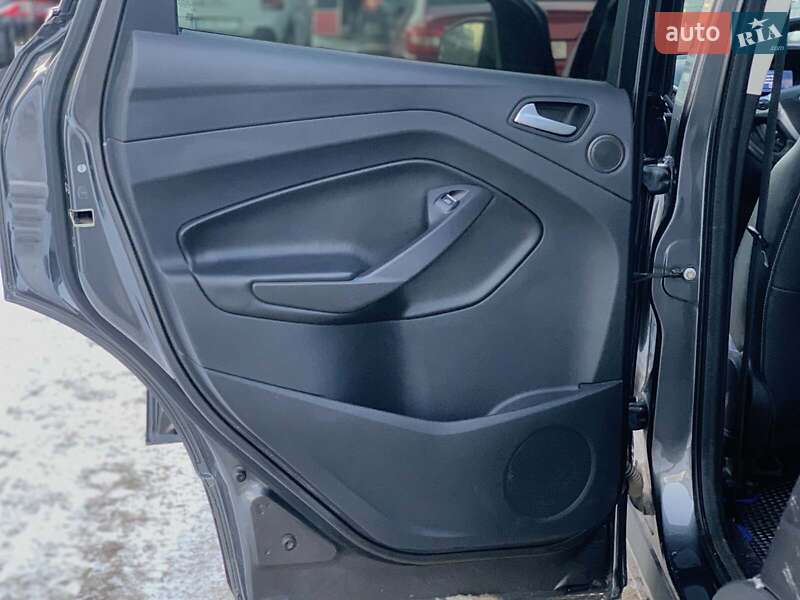 Позашляховик / Кросовер Ford Kuga 2015 в Вінниці