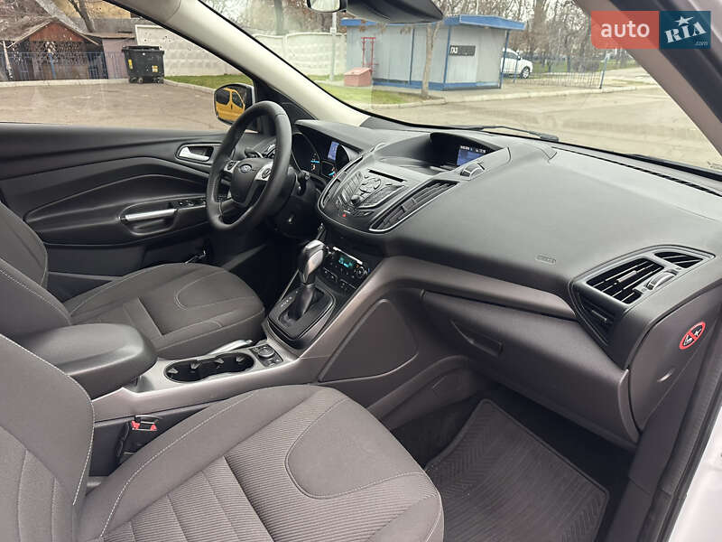 Позашляховик / Кросовер Ford Kuga 2016 в Миколаєві