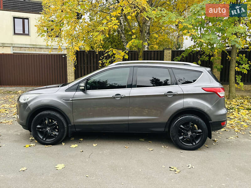 Позашляховик / Кросовер Ford Kuga 2013 в Києві