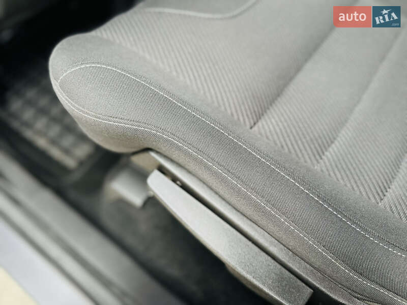 Позашляховик / Кросовер Ford Kuga 2013 в Києві