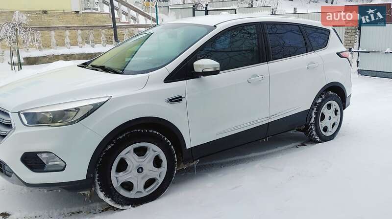 Позашляховик / Кросовер Ford Kuga 2017 в Кам'янець-Подільському фото 4 Позашляховик / Кросовер Ford Kuga 2017 в Кам'янець-Подільському