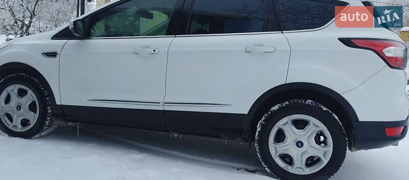 Позашляховик / Кросовер Ford Kuga 2017 в Кам'янець-Подільському фото 9 Позашляховик / Кросовер Ford Kuga 2017 в Кам'янець-Подільському