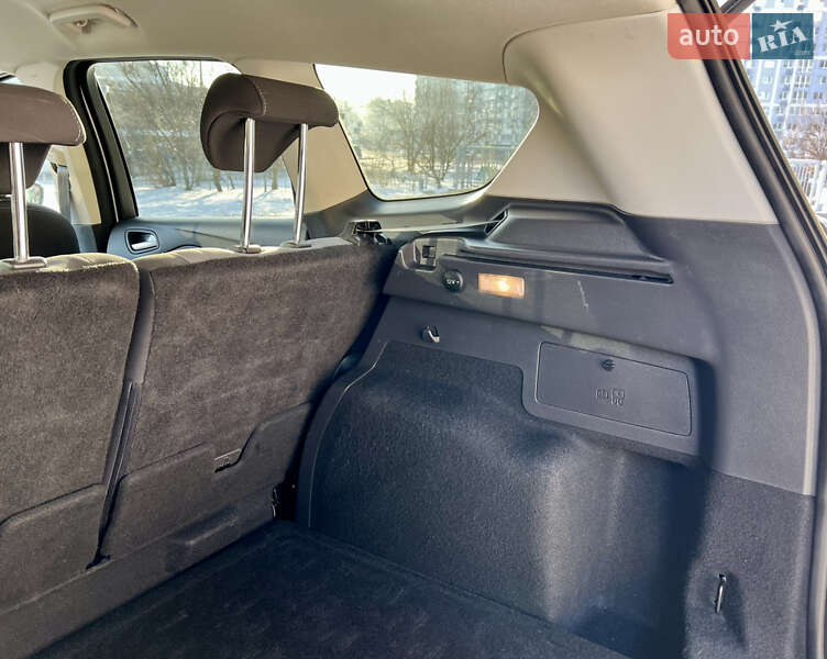 Внедорожник / Кроссовер Ford Kuga 2016 в Киеве фото 22 Внедорожник / Кроссовер Ford Kuga 2016 в Киеве