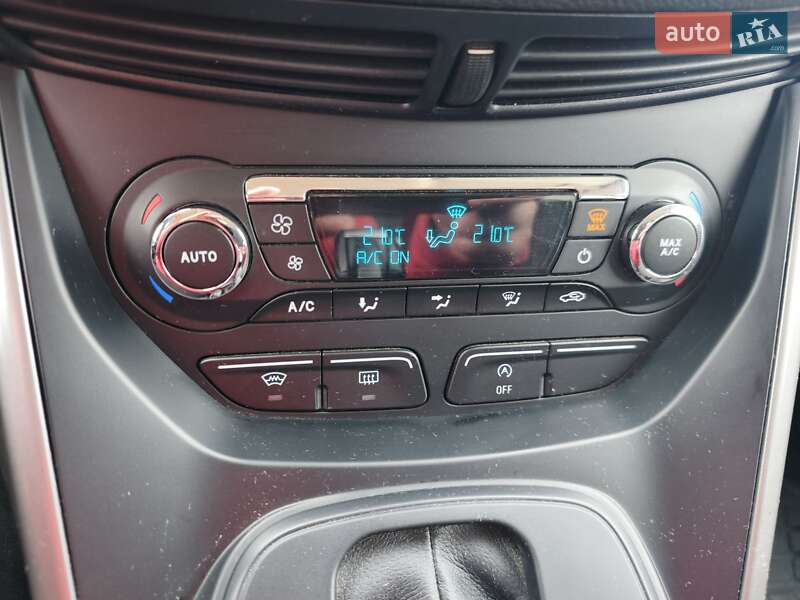 Внедорожник / Кроссовер Ford Kuga 2016 в Киеве