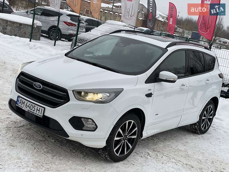 Внедорожник / Кроссовер Ford Kuga 2017 в Бердичеве