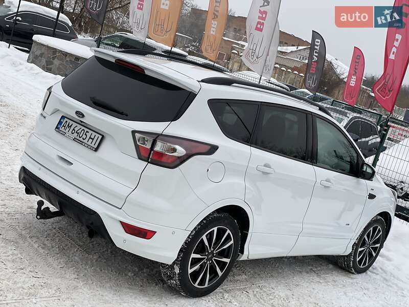 Внедорожник / Кроссовер Ford Kuga 2017 в Бердичеве