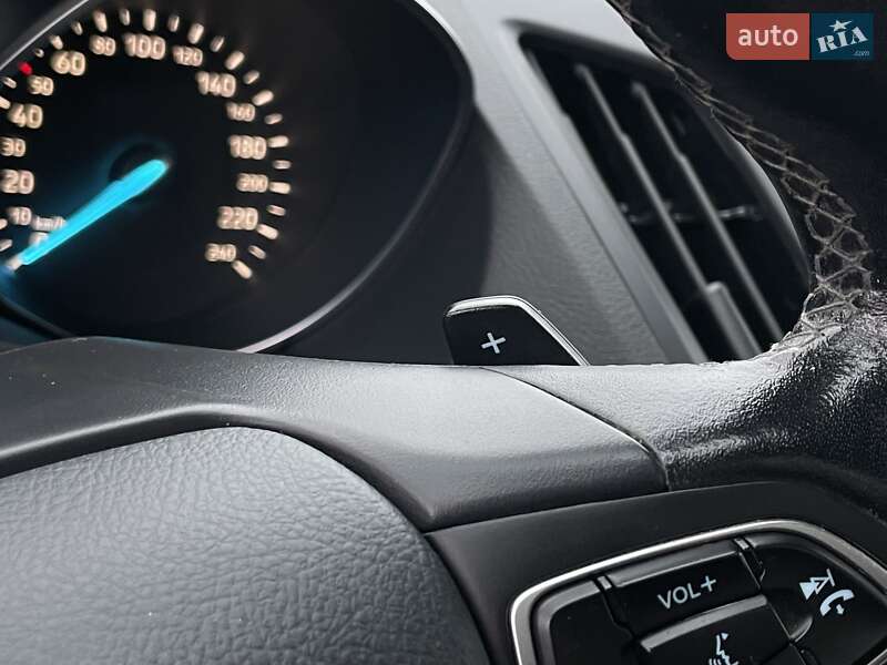 Внедорожник / Кроссовер Ford Kuga 2017 в Бердичеве