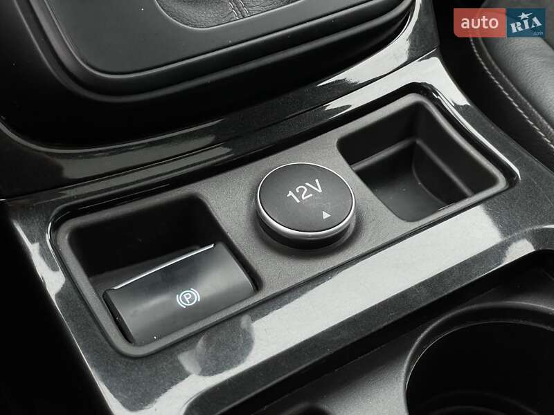 Внедорожник / Кроссовер Ford Kuga 2017 в Бердичеве