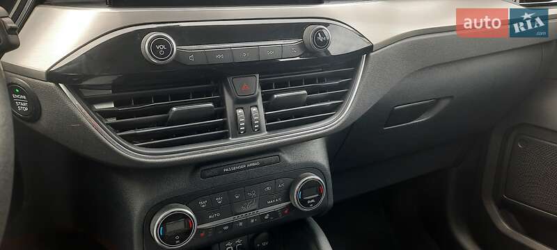 Внедорожник / Кроссовер Ford Kuga 2021 в Харькове