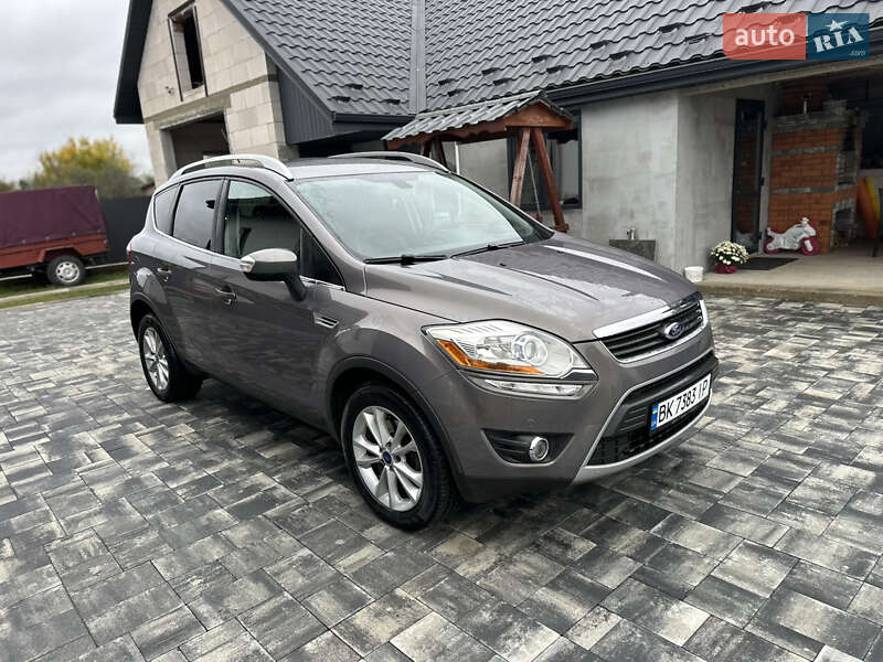 Внедорожник / Кроссовер Ford Kuga 2012 в Ровно