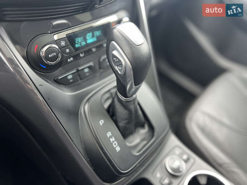 Внедорожник / Кроссовер Ford Kuga 2013 в Луцке