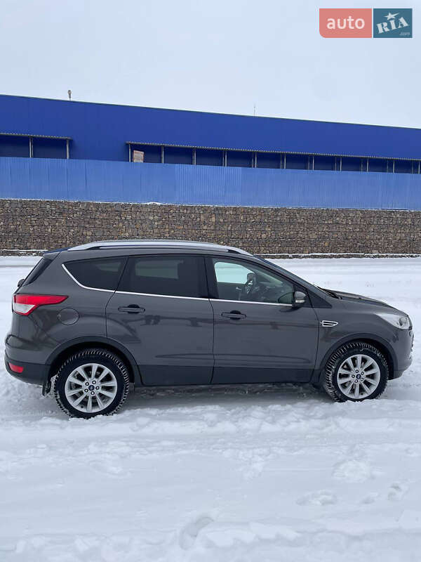 Позашляховик / Кросовер Ford Kuga 2015 в Сумах