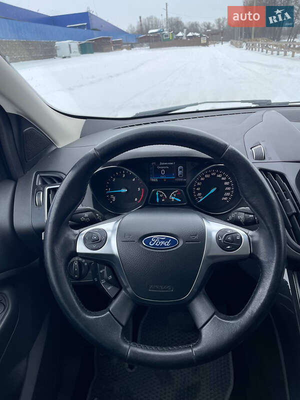 Позашляховик / Кросовер Ford Kuga 2015 в Сумах