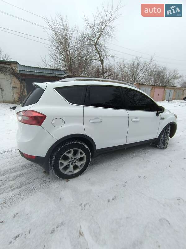 Внедорожник / Кроссовер Ford Kuga 2012 в Кропивницком