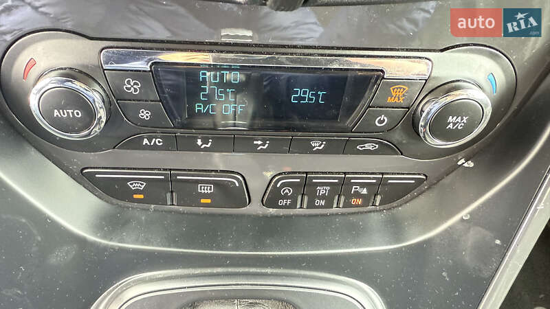 Внедорожник / Кроссовер Ford Kuga 2015 в Луцке