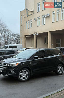 Позашляховик / Кросовер Ford Kuga 2016 в Полтаві