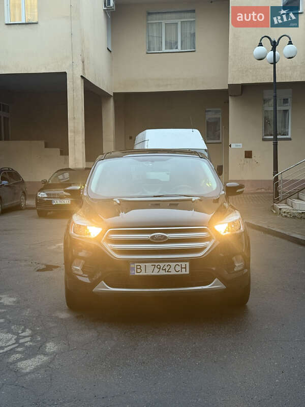 Позашляховик / Кросовер Ford Kuga 2016 в Полтаві