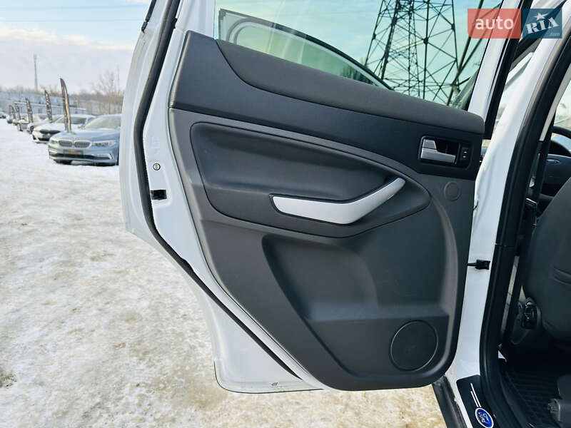 Внедорожник / Кроссовер Ford Kuga 2012 в Харькове фото 17 Внедорожник / Кроссовер Ford Kuga 2012 в Харькове