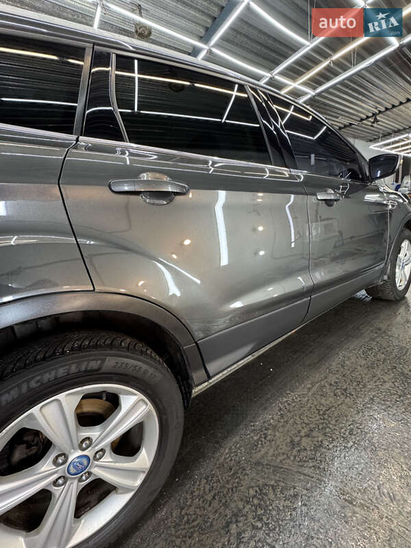 Позашляховик / Кросовер Ford Kuga 2015 в Полтаві