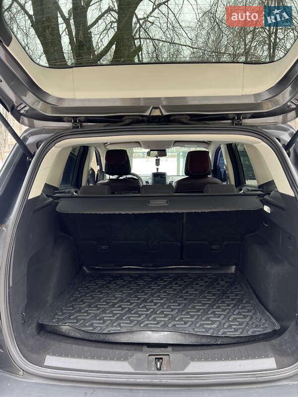 Позашляховик / Кросовер Ford Kuga 2015 в Полтаві