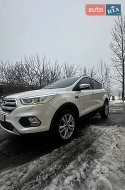 Позашляховик / Кросовер Ford Kuga 2017 в Вінниці