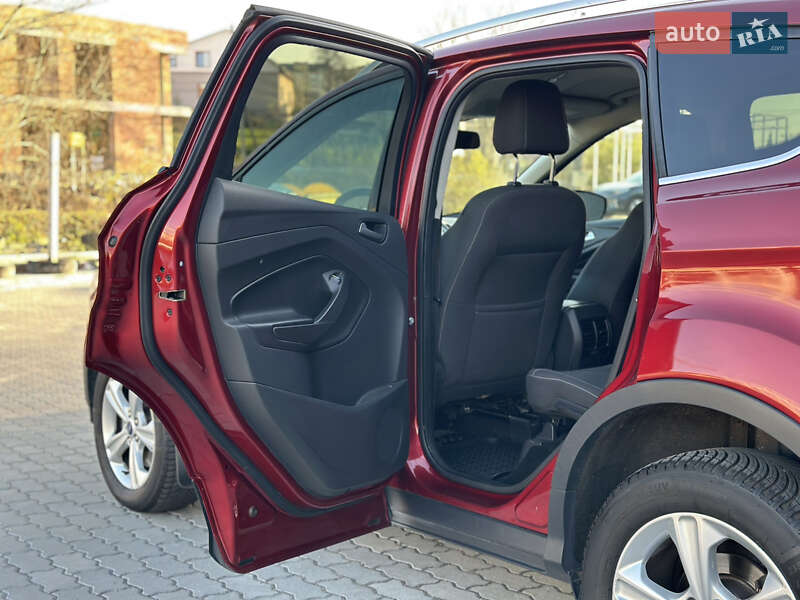 Позашляховик / Кросовер Ford Kuga 2015 в Львові фото 85 Позашляховик / Кросовер Ford Kuga 2015 в Львові