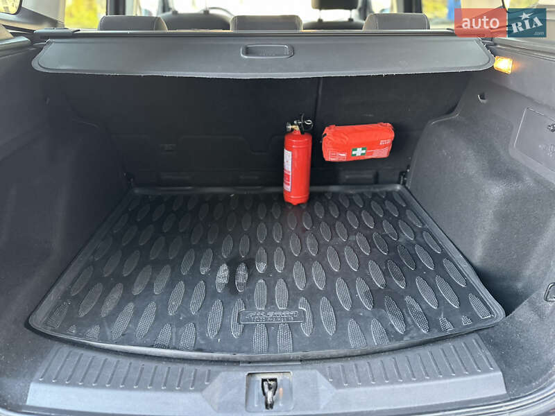 Позашляховик / Кросовер Ford Kuga 2015 в Львові фото 92 Позашляховик / Кросовер Ford Kuga 2015 в Львові