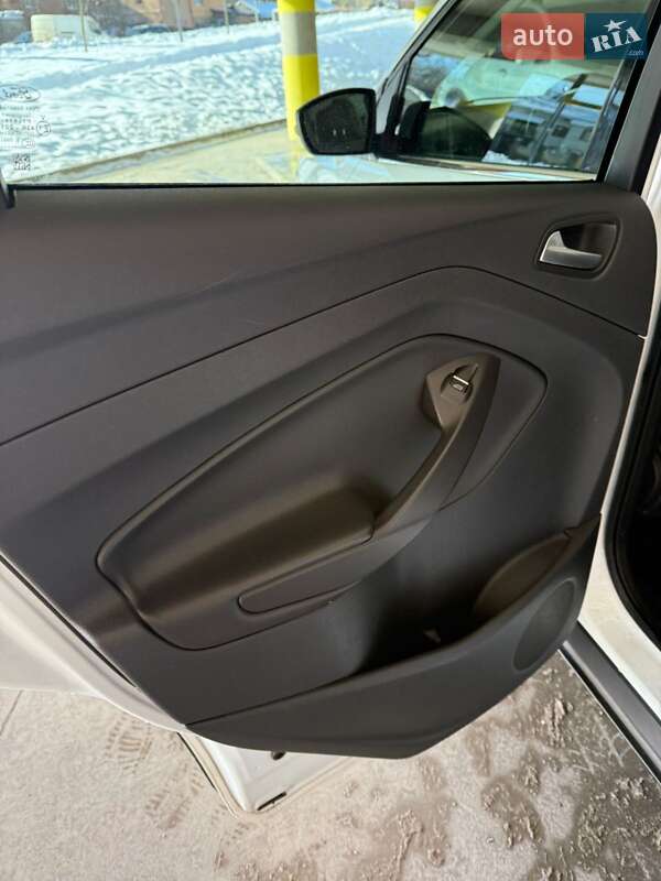 Позашляховик / Кросовер Ford Kuga 2016 в Львові фото 12 Позашляховик / Кросовер Ford Kuga 2016 в Львові