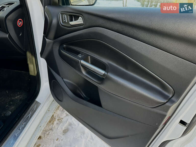 Внедорожник / Кроссовер Ford Kuga 2015 в Львове фото 52 Внедорожник / Кроссовер Ford Kuga 2015 в Львове