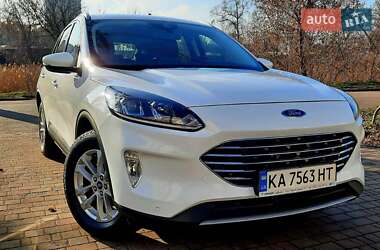 Внедорожник / Кроссовер Ford Kuga 2021 в Каменском