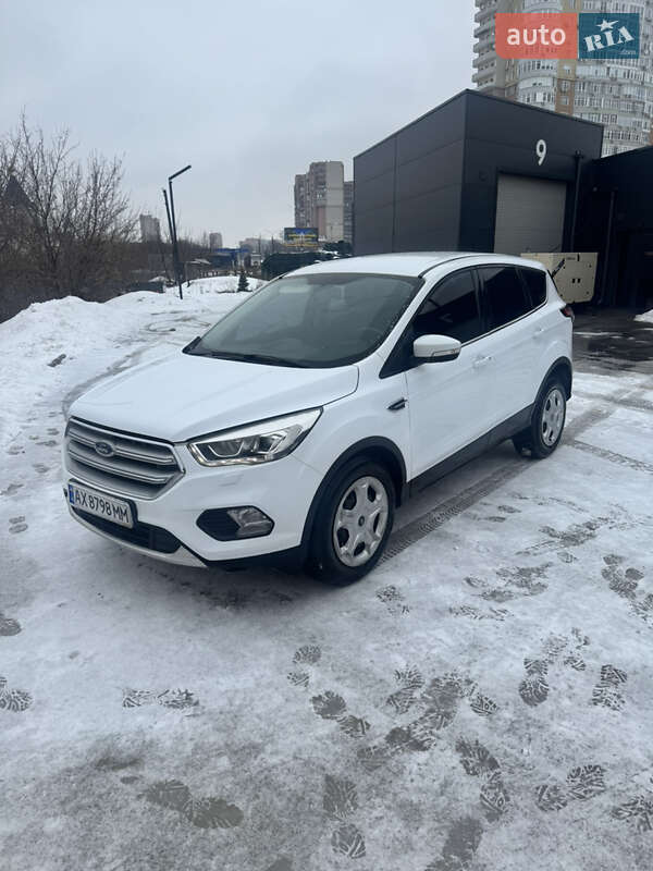 Внедорожник / Кроссовер Ford Kuga 2018 в Харькове