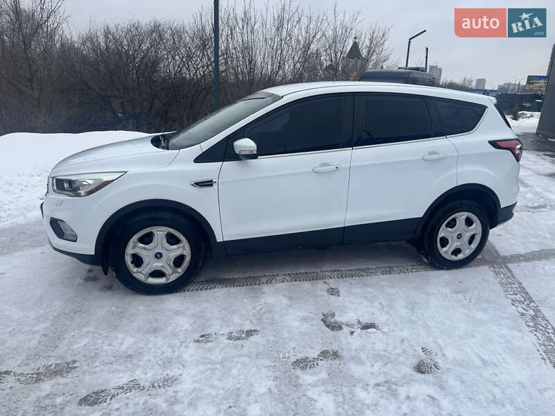 Внедорожник / Кроссовер Ford Kuga 2018 в Харькове
