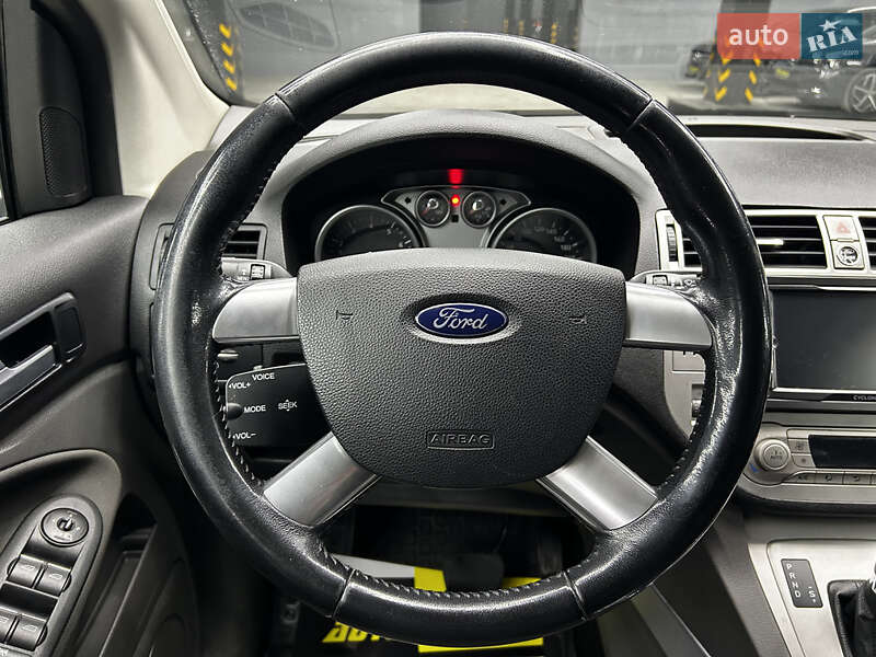 Внедорожник / Кроссовер Ford Kuga 2012 в Черновцах