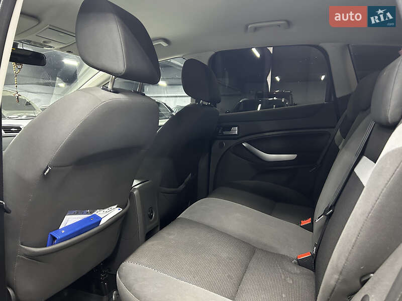 Внедорожник / Кроссовер Ford Kuga 2012 в Черновцах