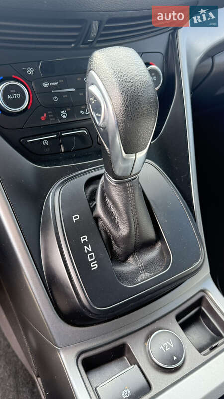 Позашляховик / Кросовер Ford Kuga 2019 в Луцьку