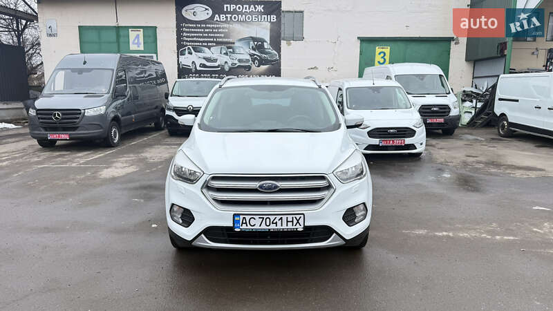 Позашляховик / Кросовер Ford Kuga 2019 в Луцьку